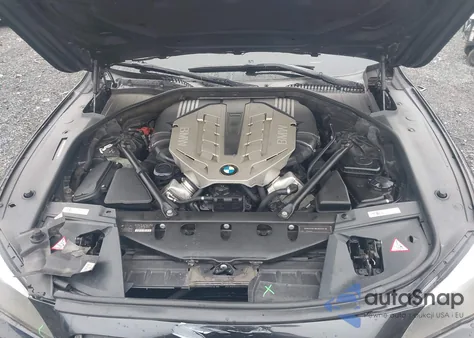 2009 BMW 750Li из США, поврежденный, VIN WBAKB83579CY57949